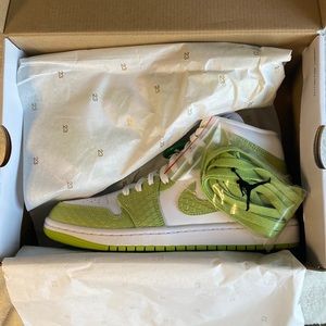 Jordan 1 Mid, Green python (Womens) size 8.5